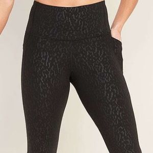 OLD NAVY leopard print animal print black workout leggings XS mesh cutouts